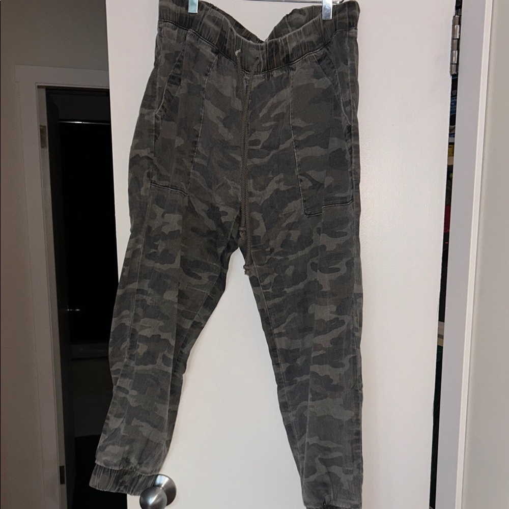 Cloth and stone Camo Jogger Pants
